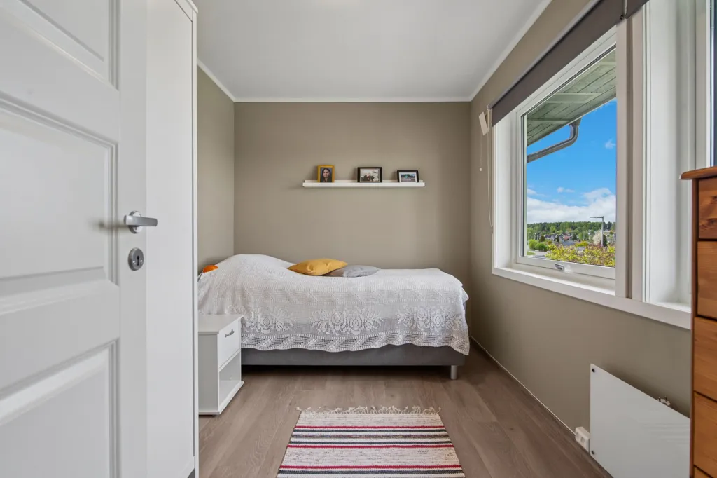 Chambres - Modernised Terraced House with Mjøsa View in Gjøvik