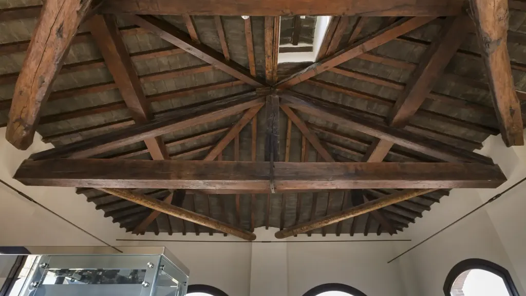 Pièces - Historic Tower with Panoramic Views in Bologna
