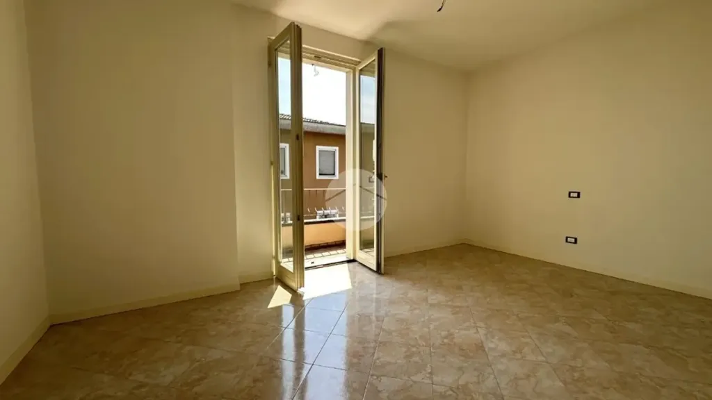 Rooms - Semi-Detached Villa with Garden in Rovato