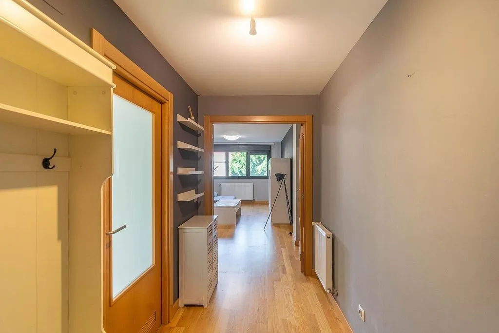 Esik - Apartment with Garage in Mutilva