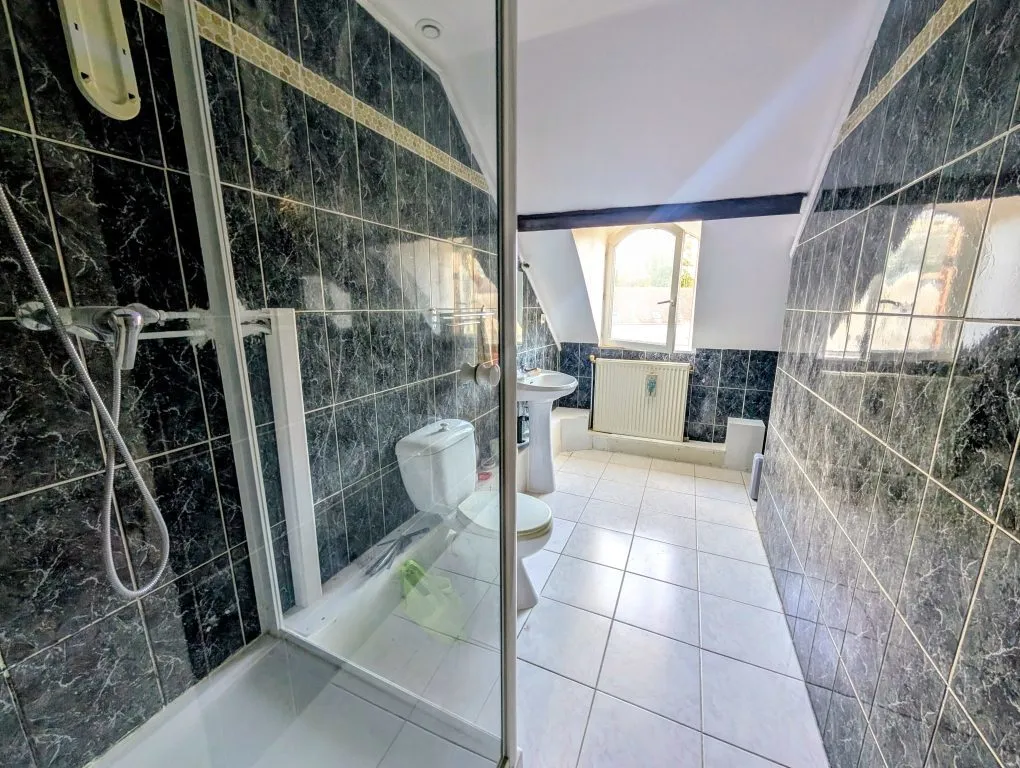 Salles de bain - Maison Individuelle au Calme à Gilly-lès-Cîteaux