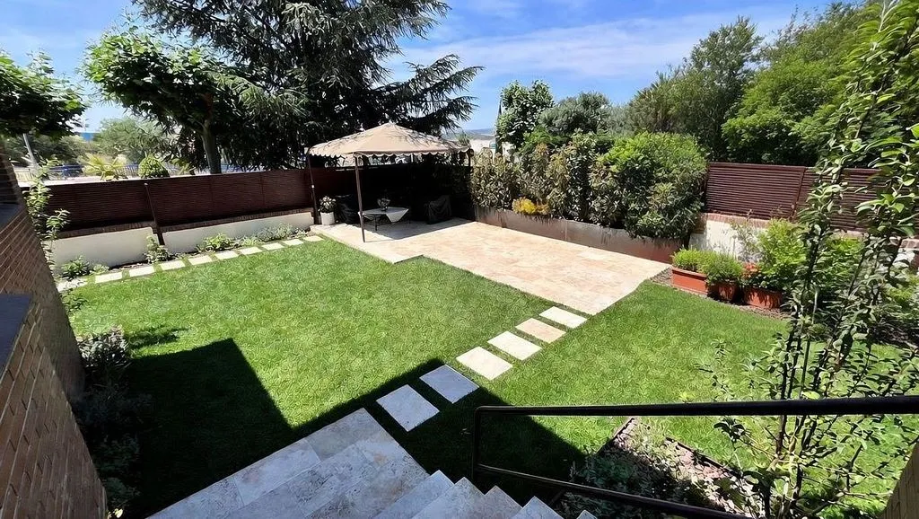 Penthouse with Pool in Monte Rozas