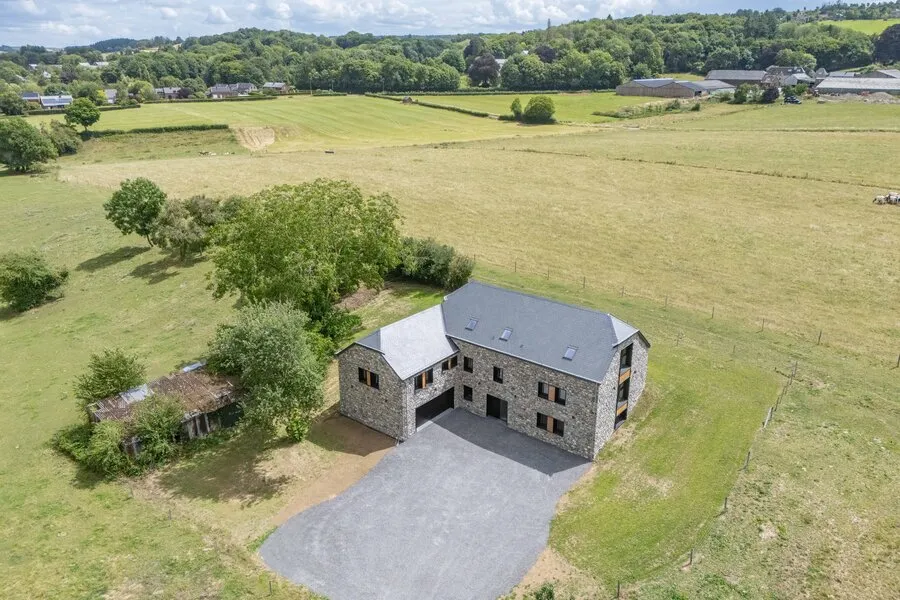 Vue aérienne - Villa Rénovée avec Jardin à Waha