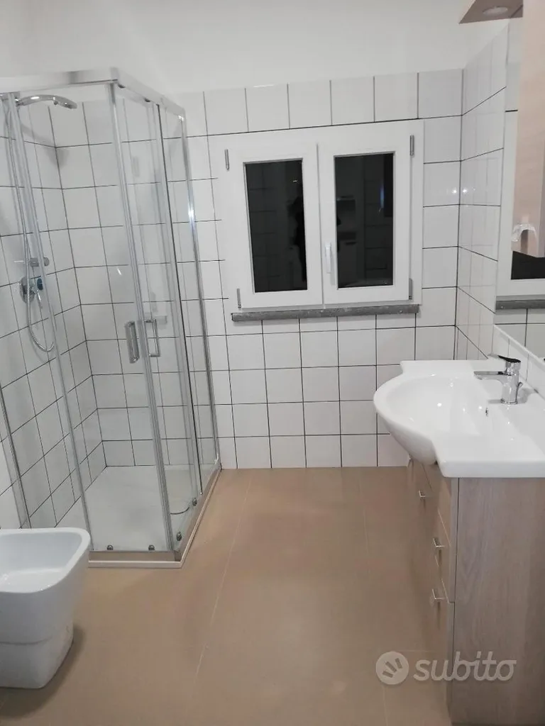 Salles de bain - Rear Attic Apartment with Balcony in Viterbo Cappuccini