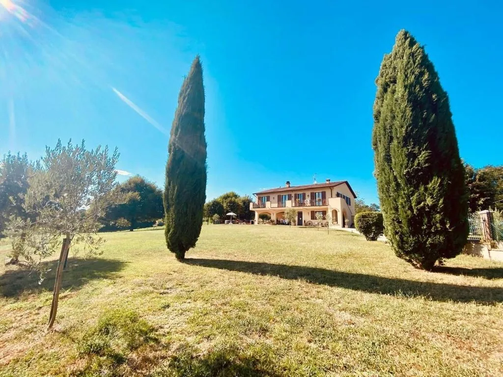 Aed - Historic Umbrian Farmhouse with Panoramic Views in Montecastrilli