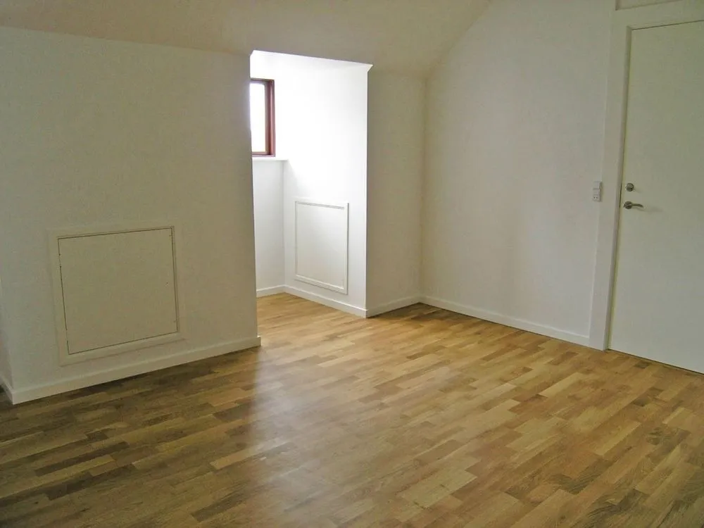 Rooms - Spacious Flat with Church Square View in Midtown