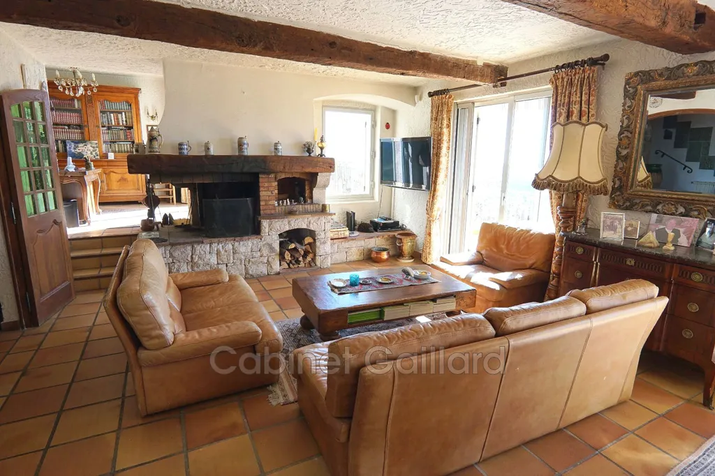 Séjour - Villa avec Vue Panoramique à Spéracèdes