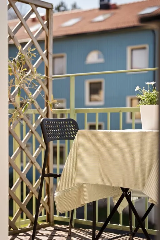 Rõdu - Modern Flat with West Balcony in Göteborg