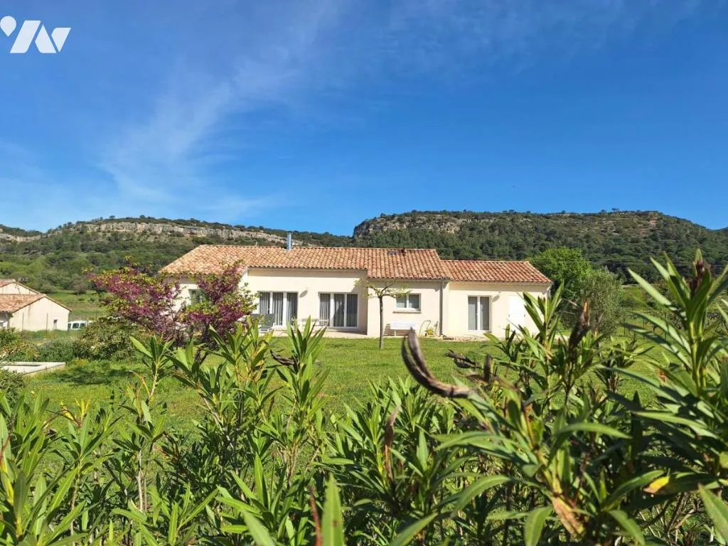 Välivaade - Contemporary Villa with Garden in Chusclan