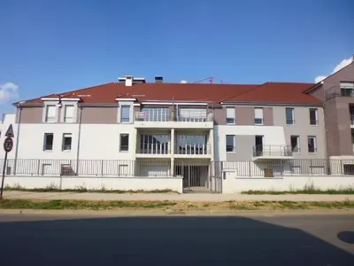 Exterior - Apartment with Balcony in Tigery