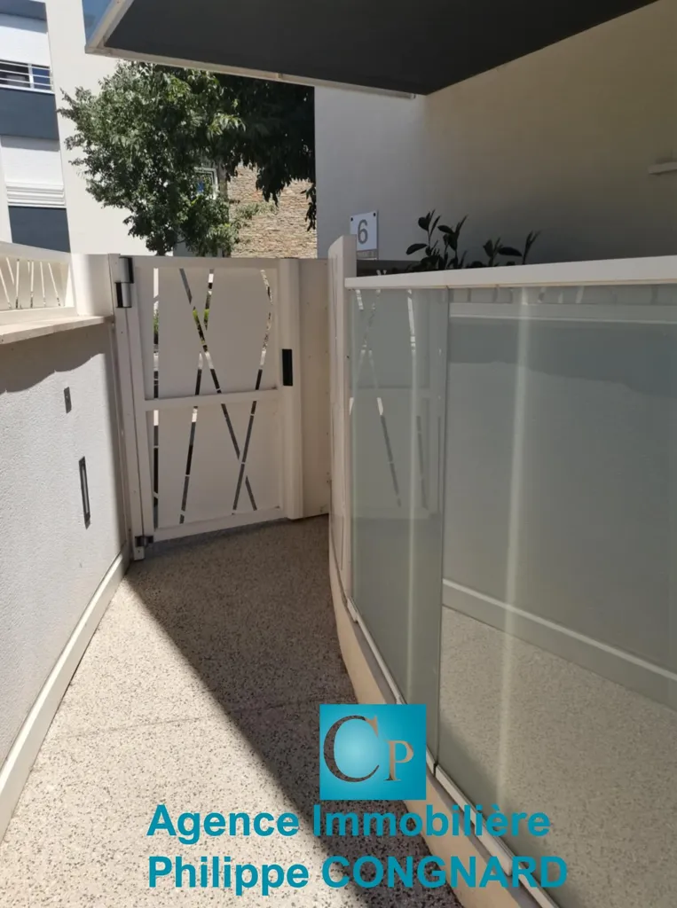 Rõdu - Recent Apartment with Terrace near Serignan