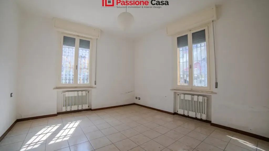 Pièces - Independent House with Two Units in Parma