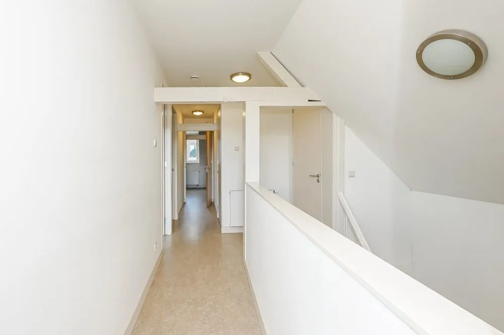 Entrée - Classic Penthouse with Balcony in Den Haag