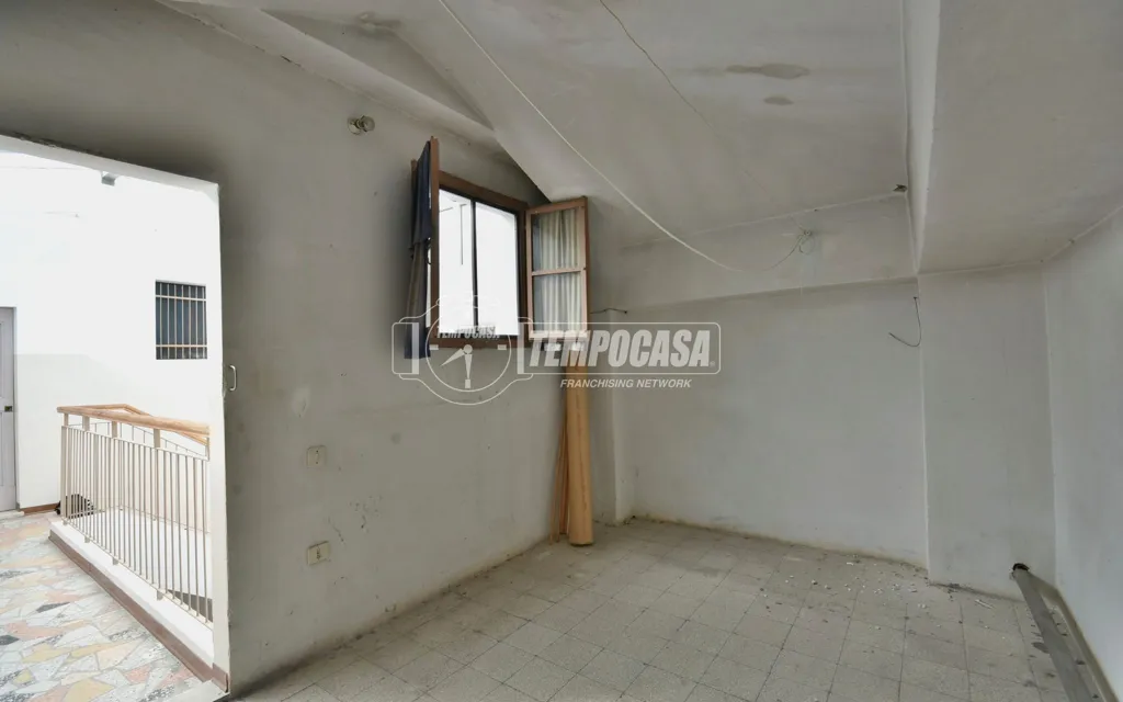 Stanze - 1960s Apartment with Balconies in Osimo