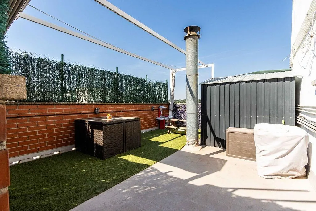 Reformed Apartment with Terrace in Polinyà
