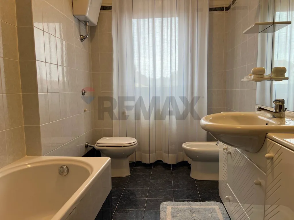 Bathrooms - Apartment with Balcony in Chieti Centre