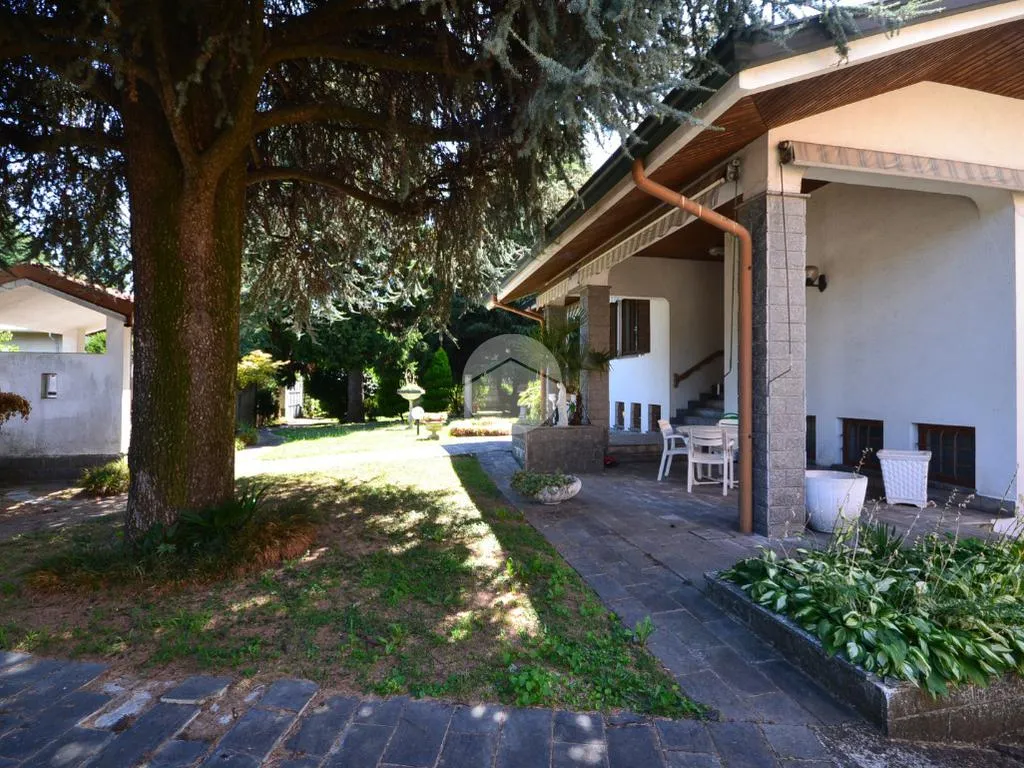 Terrass - Detached Villa with Garden in Vittuone