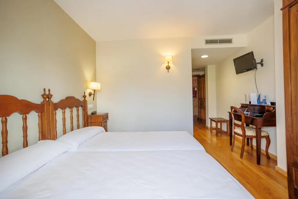 Bedrooms - Traditional Hotel with River View in Valadouro