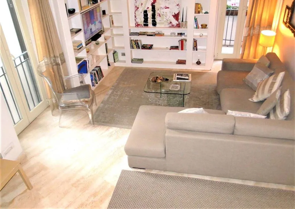 Elutuba - Luxury Apartment with Balcony in Rome