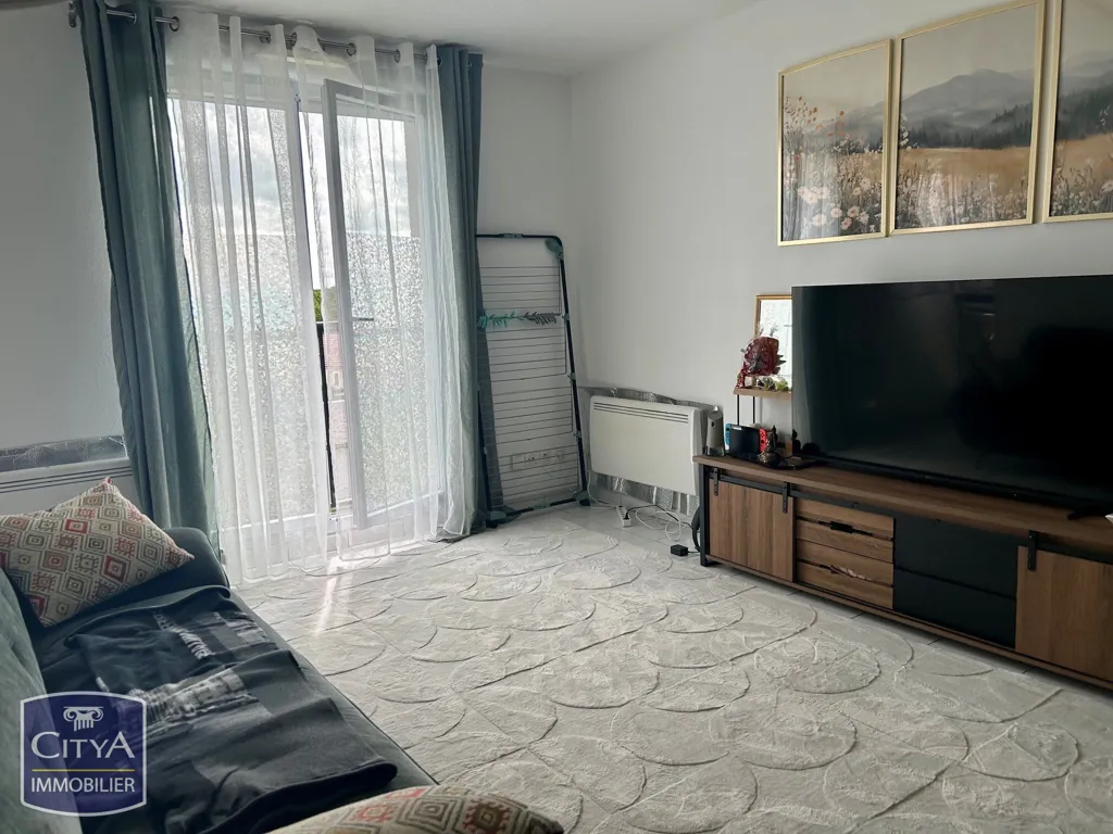 Séjour - Appartement 2 Pièces avec Parking à L'Aigle