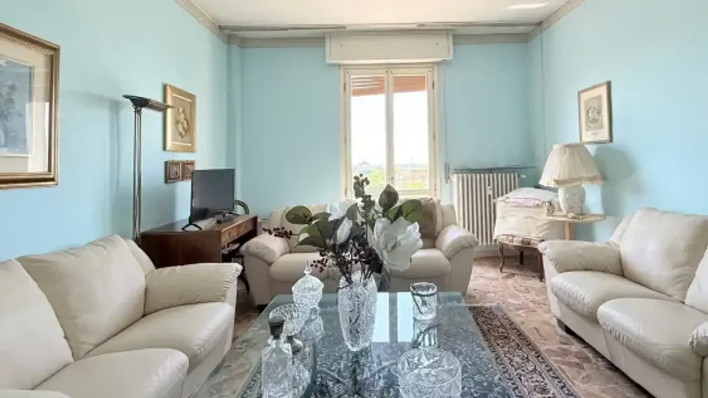 Séjour - Panoramic Apartment with Balcony in Voghera Centre