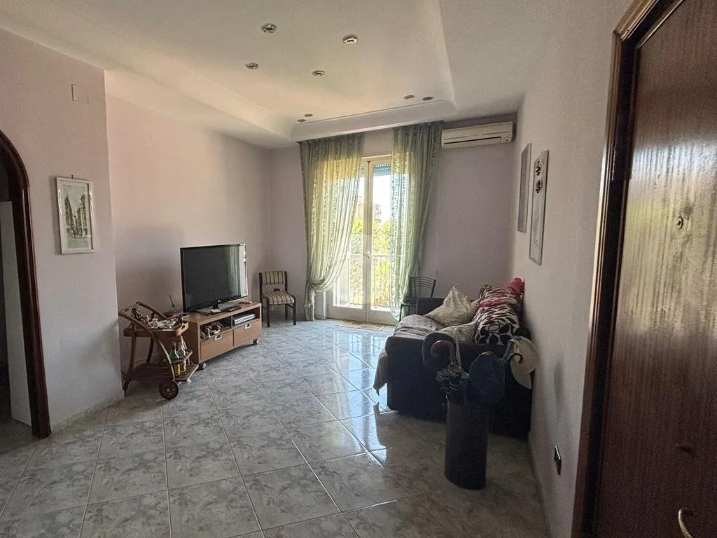 Séjour - 3-Bedroom Apartment with Balcony in Naples