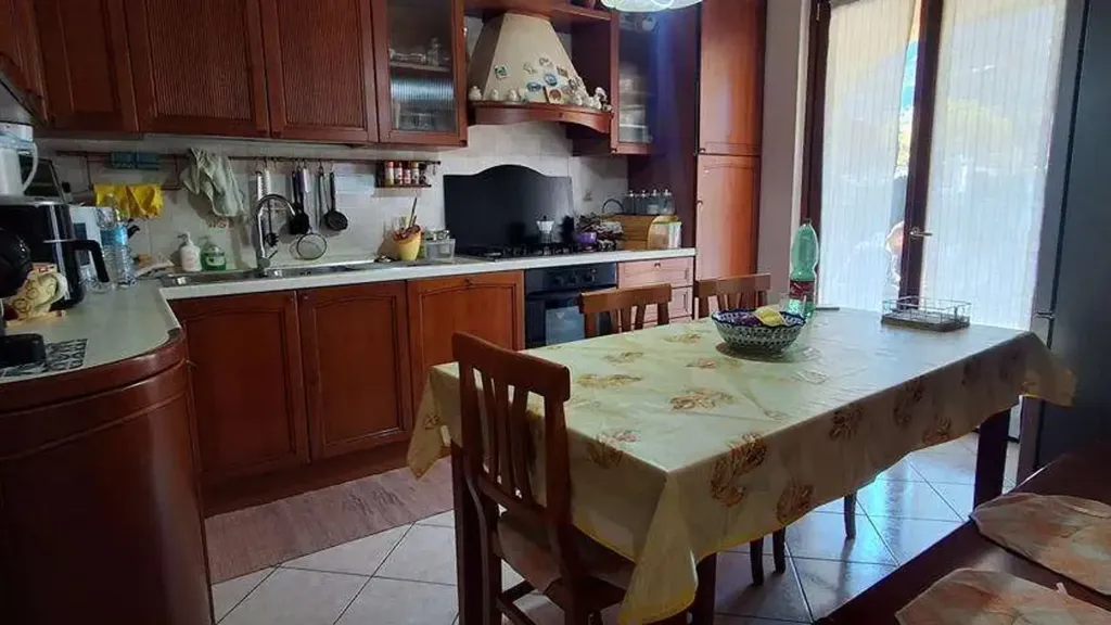 Salle à manger - Villa with Private Garden in Porlezza