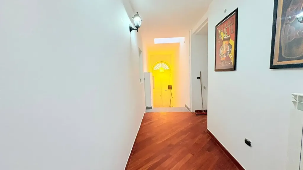 Esik - Central 2-Bedroom Apartment in Naples