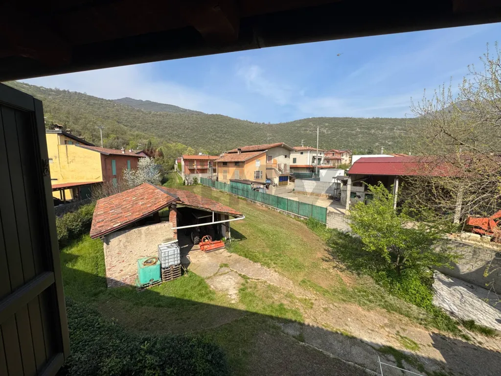 Balcony - Independent House with Private Courtyard in Gavardo