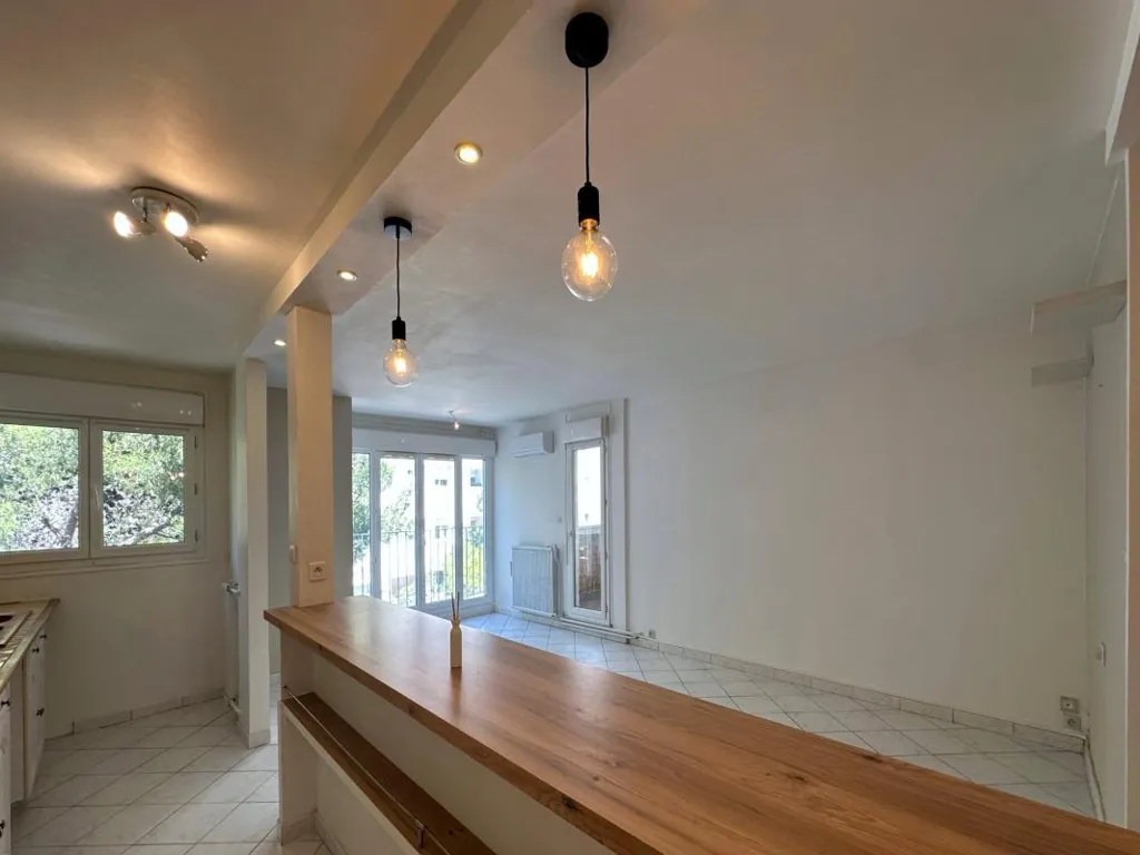 Köök - Renovated Flat with Balcony in St Roch