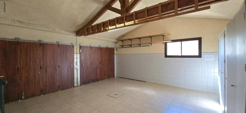 Garage - Maison de Standing avec Terrasse à Trelissac