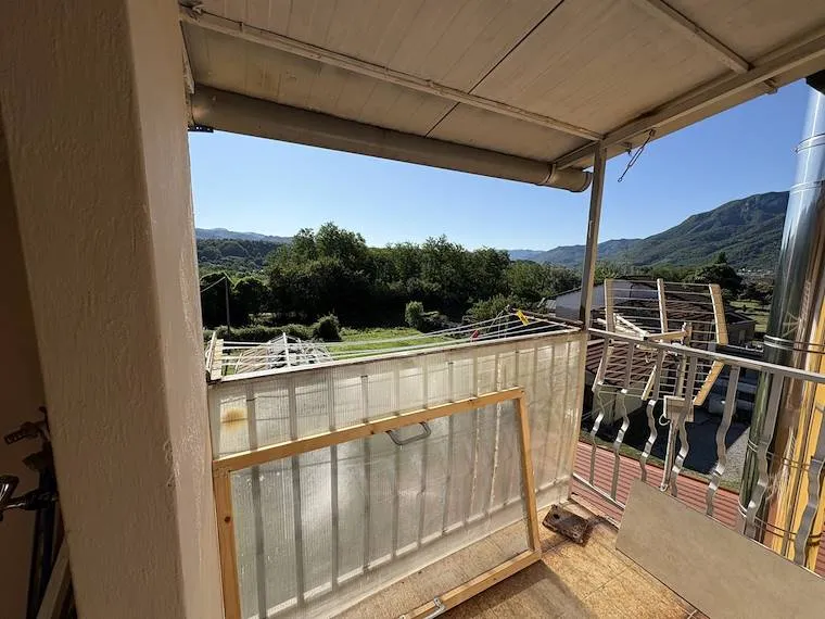 Balkon - Rearranged Apartment with Balcony in Gallicano
