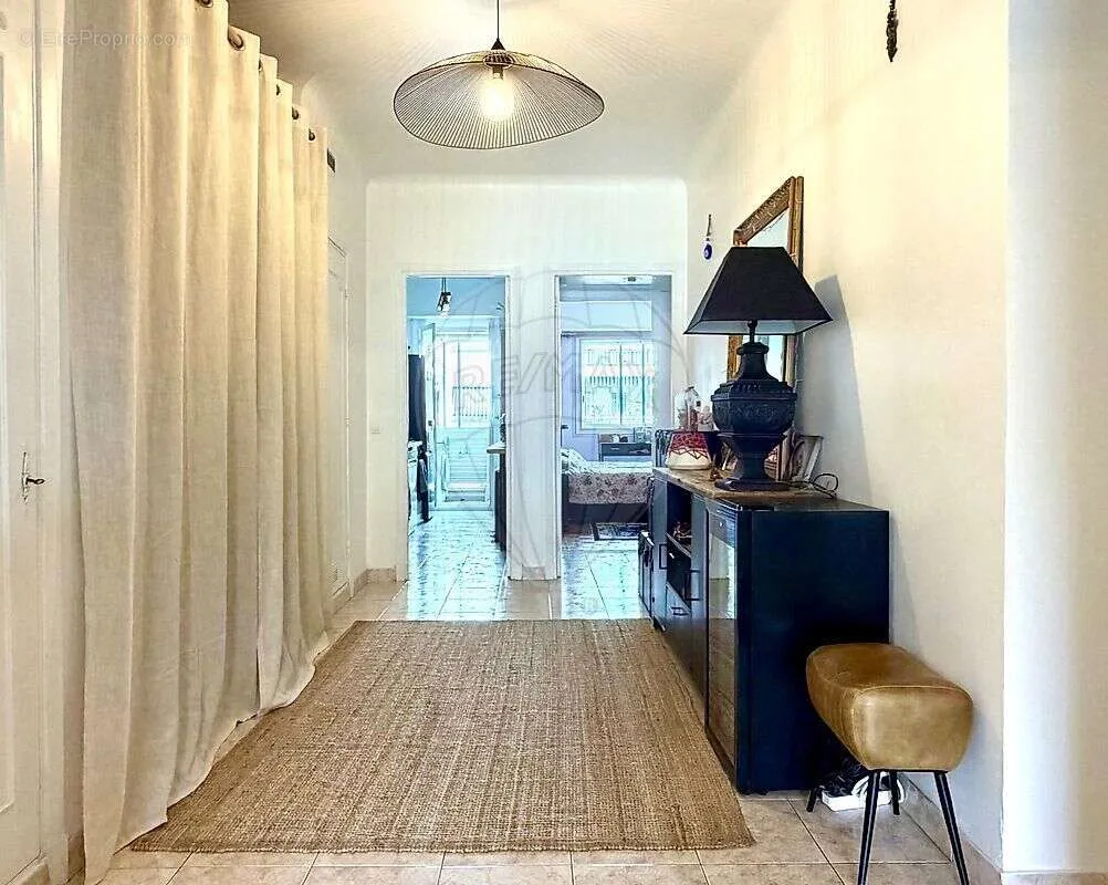 Ingresso - 3-Bedroom Apartment with Sea View in Nice