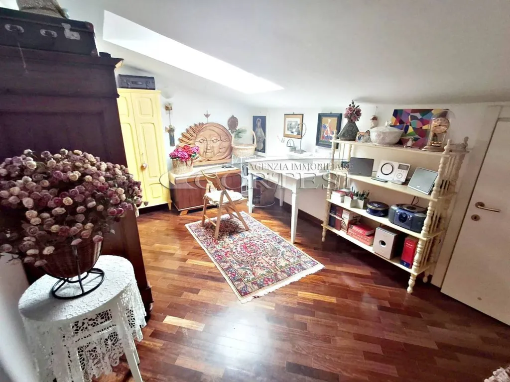 Bureau - Modern Apartment with Private Garden in Perugia