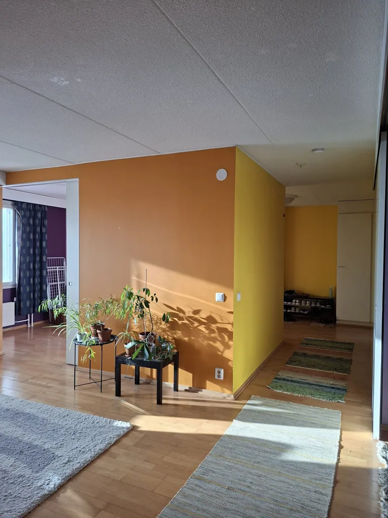 Elutuba - Bright Apartment with Balcony in Rastila, Helsinki