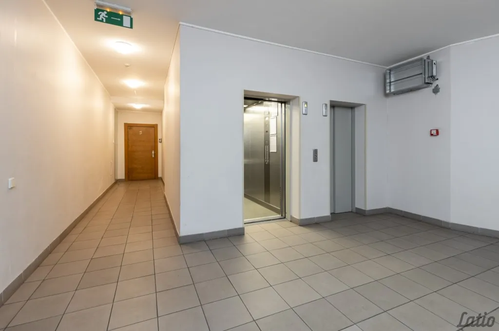 Entrée - 3-Bedroom Apartment with Terrace in Riga