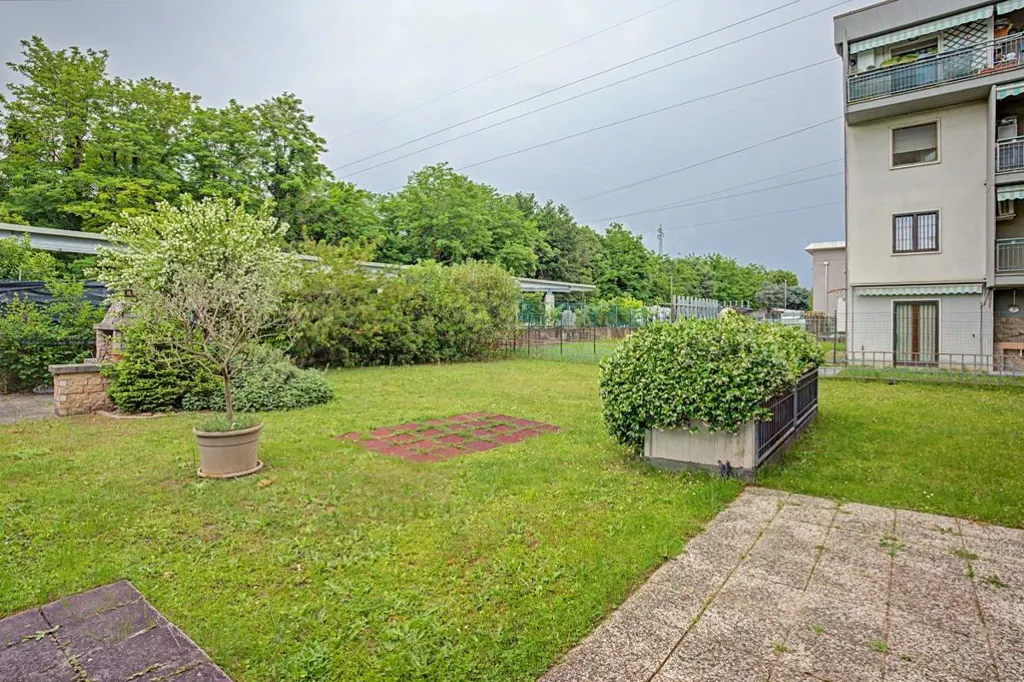 Jardin - Two-Level Apartment with Garden in Verona