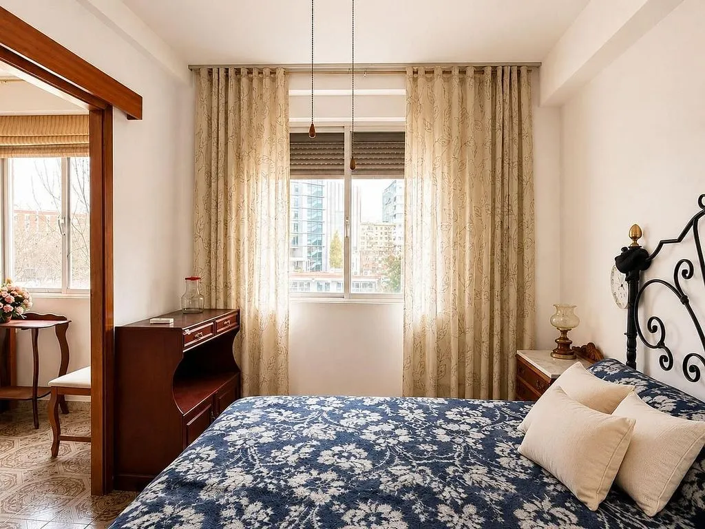 Chambres - Apartment with Balcony in South Sector