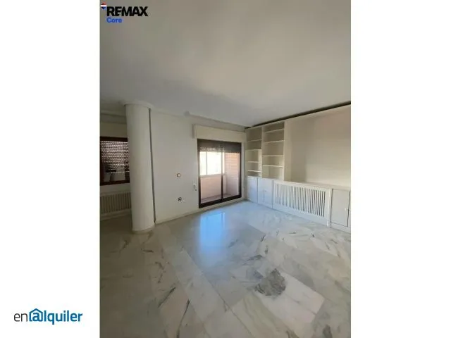 Elutuba - Spacious Flat with Balcony in Cáceres Old Town