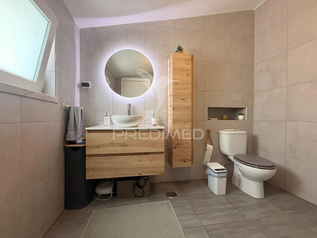 Salles de bain - Renovated T2 House in Quinta do Anjo Centre