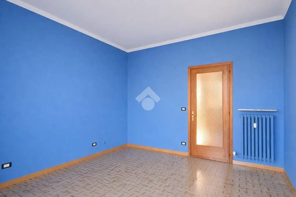 Pièces - Top-Floor Apartment with Balcony in Bra