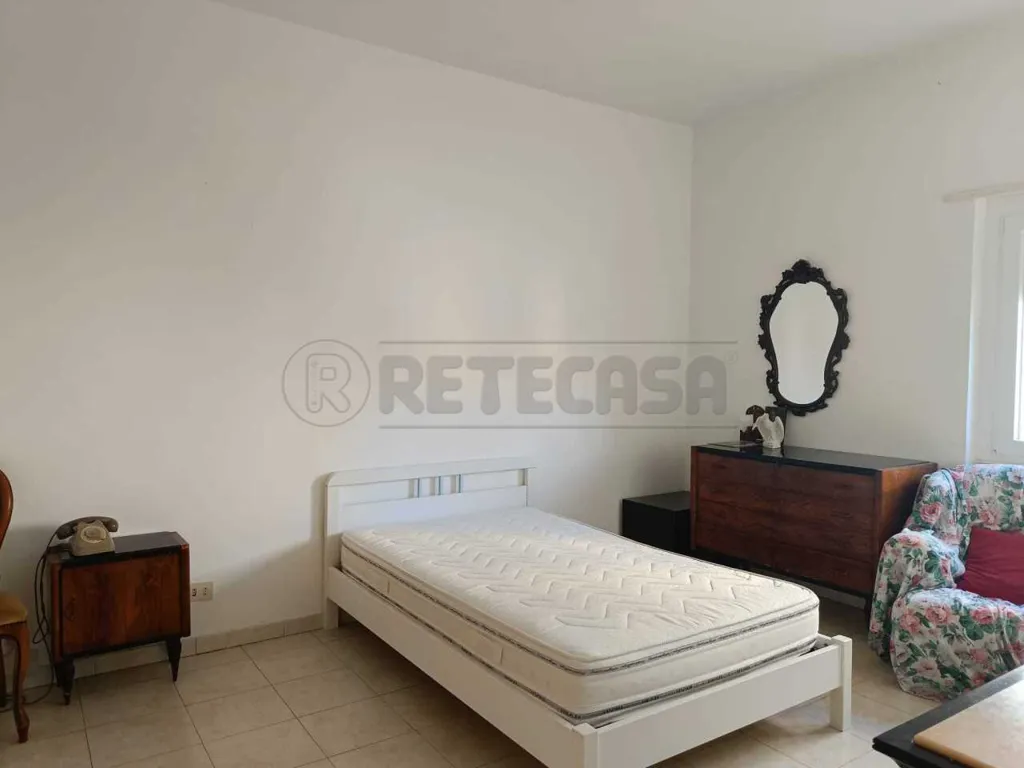 Chambres - Rear-Facing Apartment with Terrace in Ladispoli