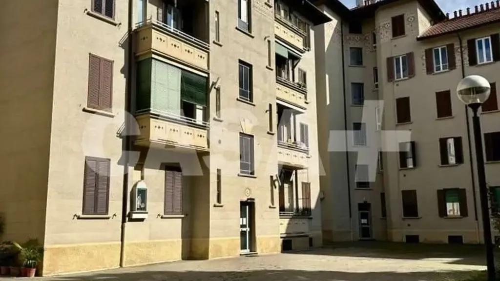 Välivaade - Rearranged Two-Bedroom in Milan