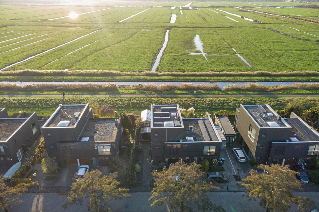 Vue aérienne - Semi-Detached Villa with Waterfront View in Zaandam