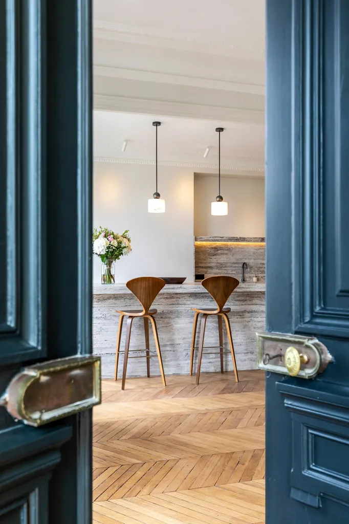 Entrée - Appartement Rénové avec Vue sur la Tour Eiffel à Paris 16e