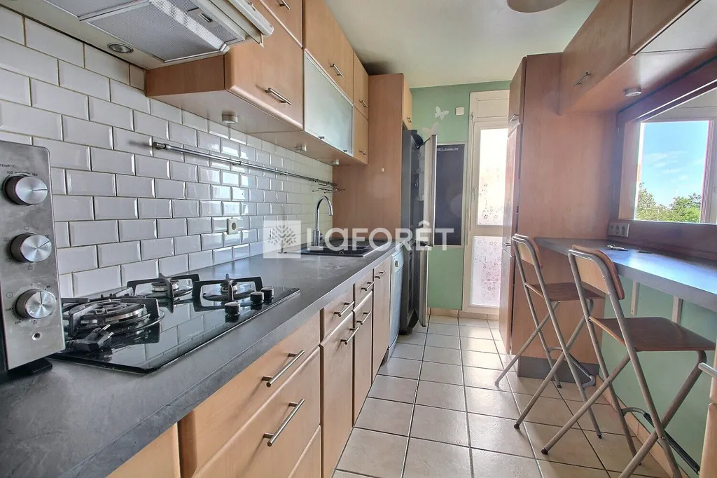 Cucina - Bright Two-Piece Flat near City Centre in Nanterre