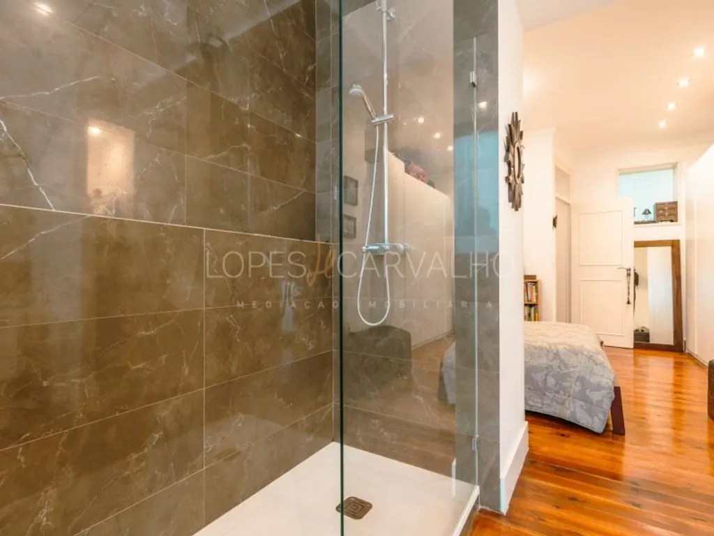 Vannitoad - Luxury Apartment with High Ceilings in Lisbon
