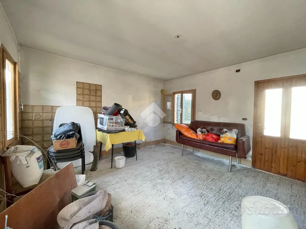 Garage - Rustic Villa in San Marco di Resana