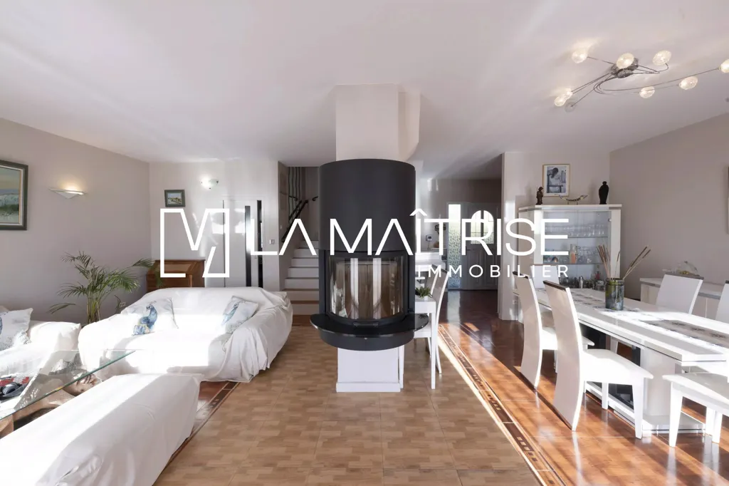 Living Room - Villa with Sea View in Marseille-9th