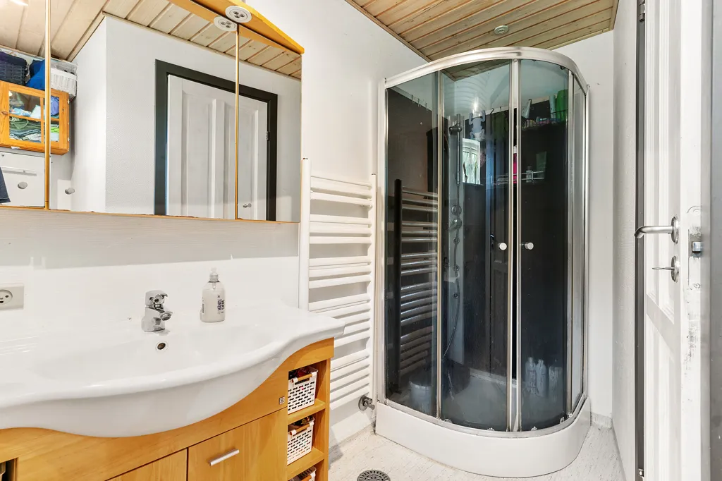 Salles de bain - Modernised Villa with Garden in Ulstrup